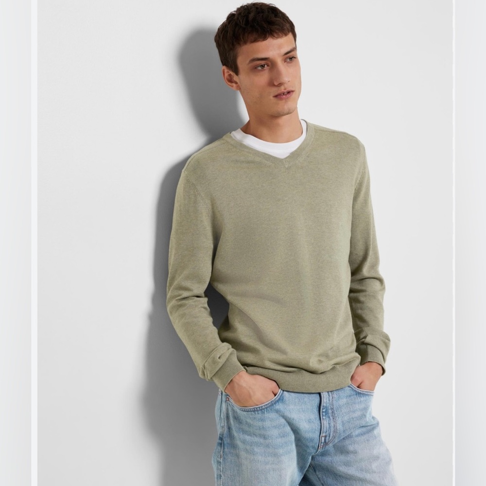 Roundtree and York men’s size large cable knit 100% cotton sweater‎
